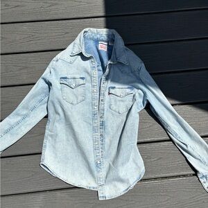 Levi Strauss & Co. classic fit denim jacket - size medium
